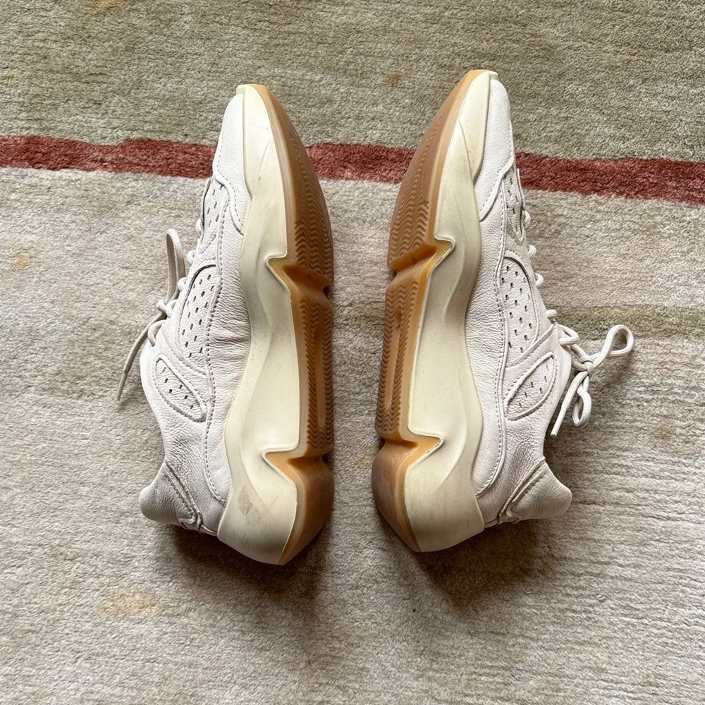 ECCO size 38 (fits like 8 or 8.5) Women’s chunky sneaker in beige